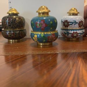 Portaspezie in smalto cloisonné