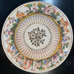 Piatto centrotavola Capodimonte