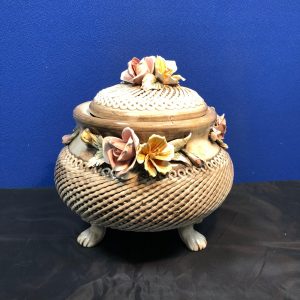 Centrotavola ceramica Capodimonte