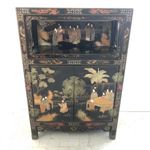 Credenza in stile giapponese