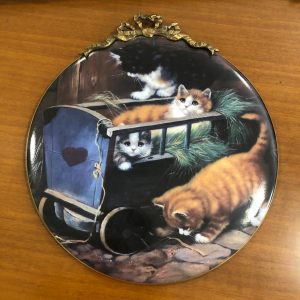 Piatto decorativo in porcellana Limoges con gatti