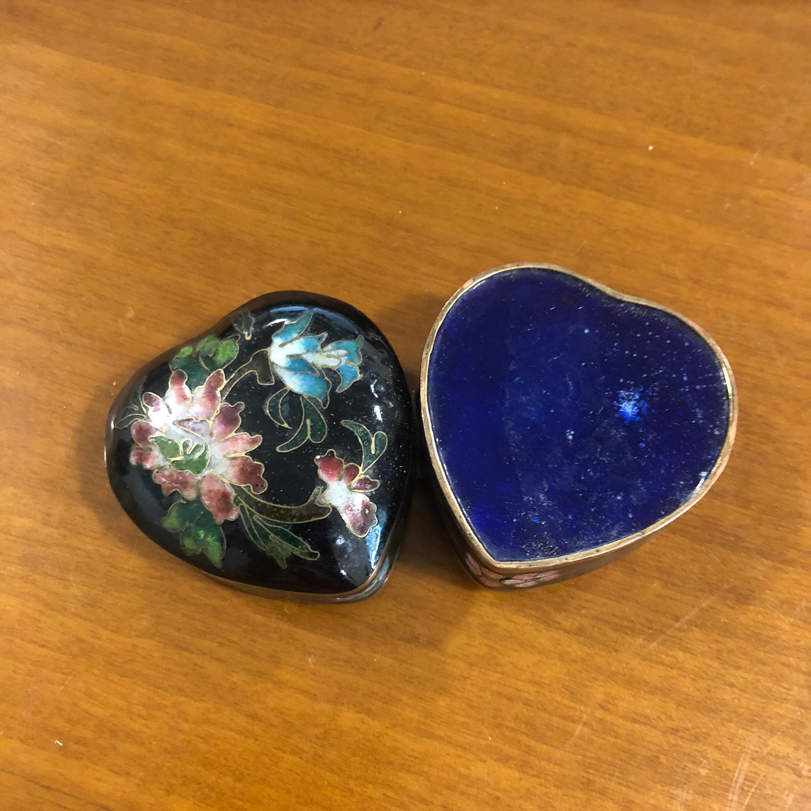 Piccolo cofanetto a forma di cuore in cloisonné - immagine 2