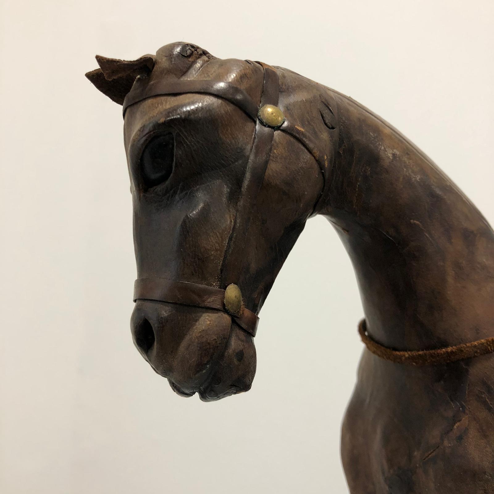 Antico soprammobile "cavallo" in cuoio - immagine 5