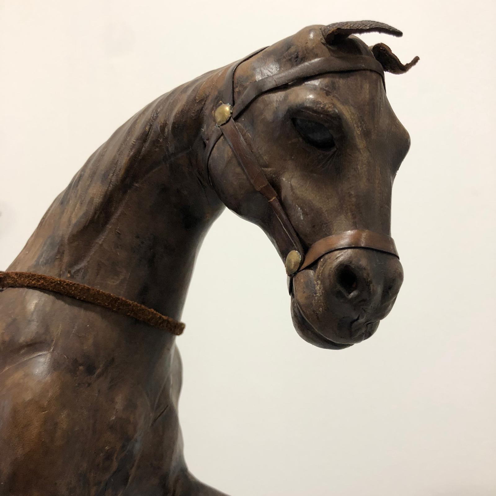 Antico soprammobile "cavallo" in cuoio - immagine 4