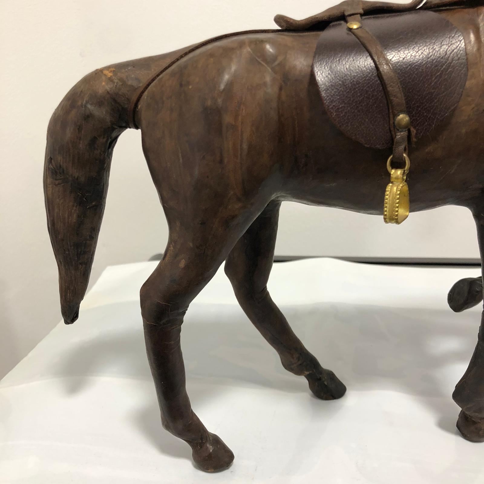 Antico soprammobile "cavallo" in cuoio - immagine 3