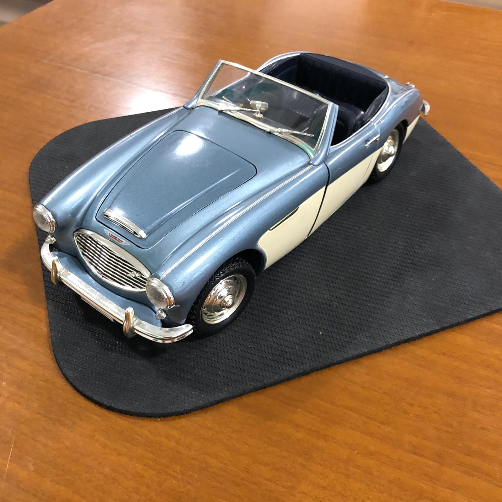 Modellino Austin Healey 1956