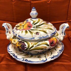 Grande zuppiera in ceramica di Bassano dipinta a mano anni '70