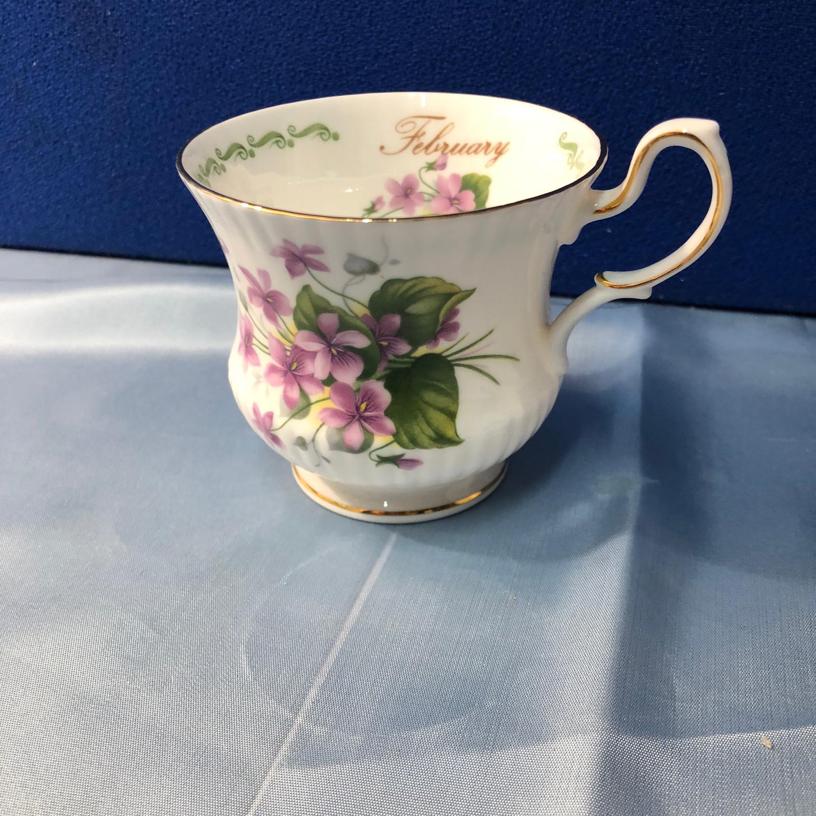Set Tazza Da Tè Vintage Bone China - Tazza, Cucchiaio E Piattino Con Farfalle E Nastro Dorato - Capacità 200ml - Confezione Regalo