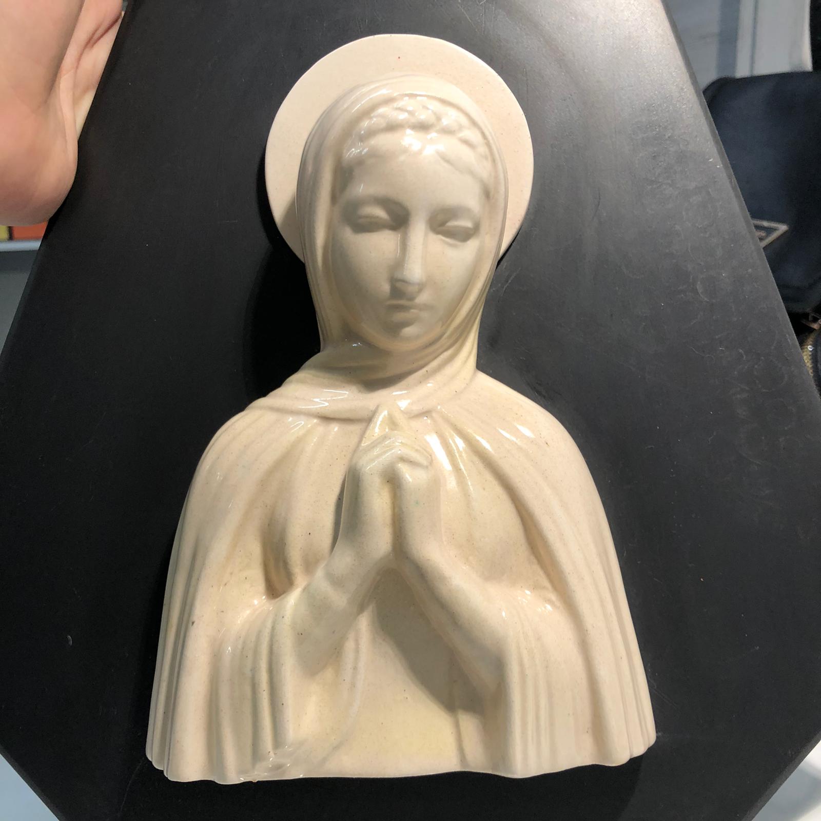 Scultura "Madonna" su piastra da parete - immagine 2